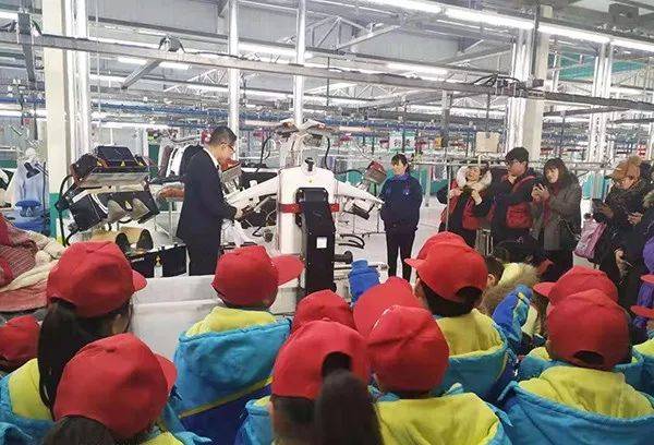 科技賦能，潔凈未來 校園小記者探秘三毛洗衣中央工廠